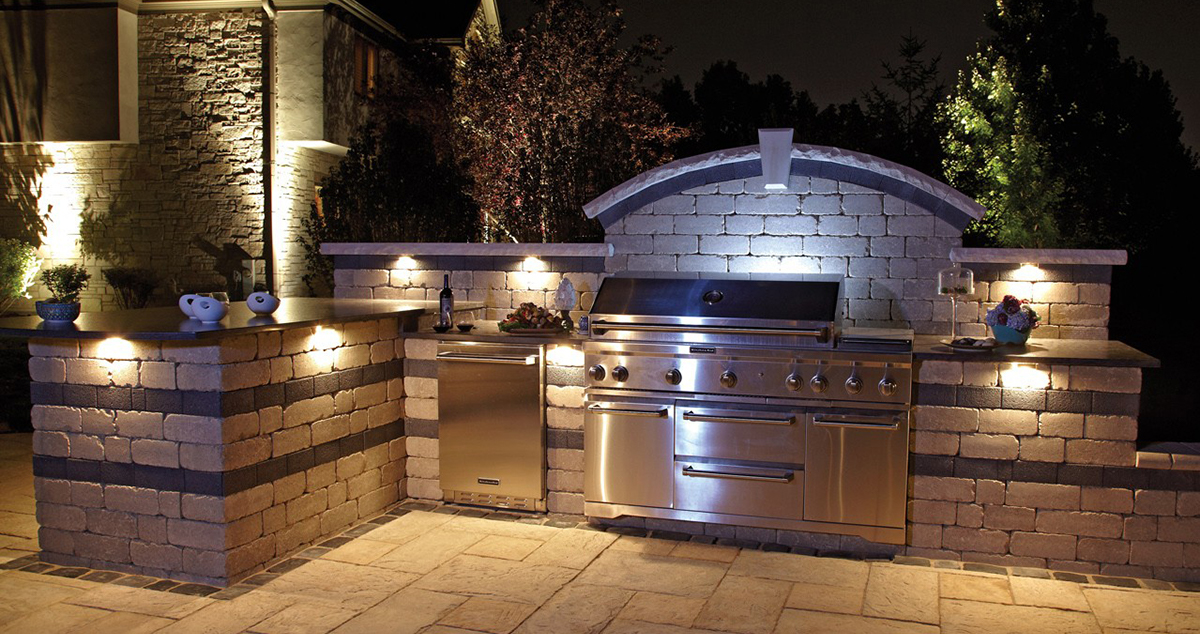 Lighting Your Outdoor Kitchen